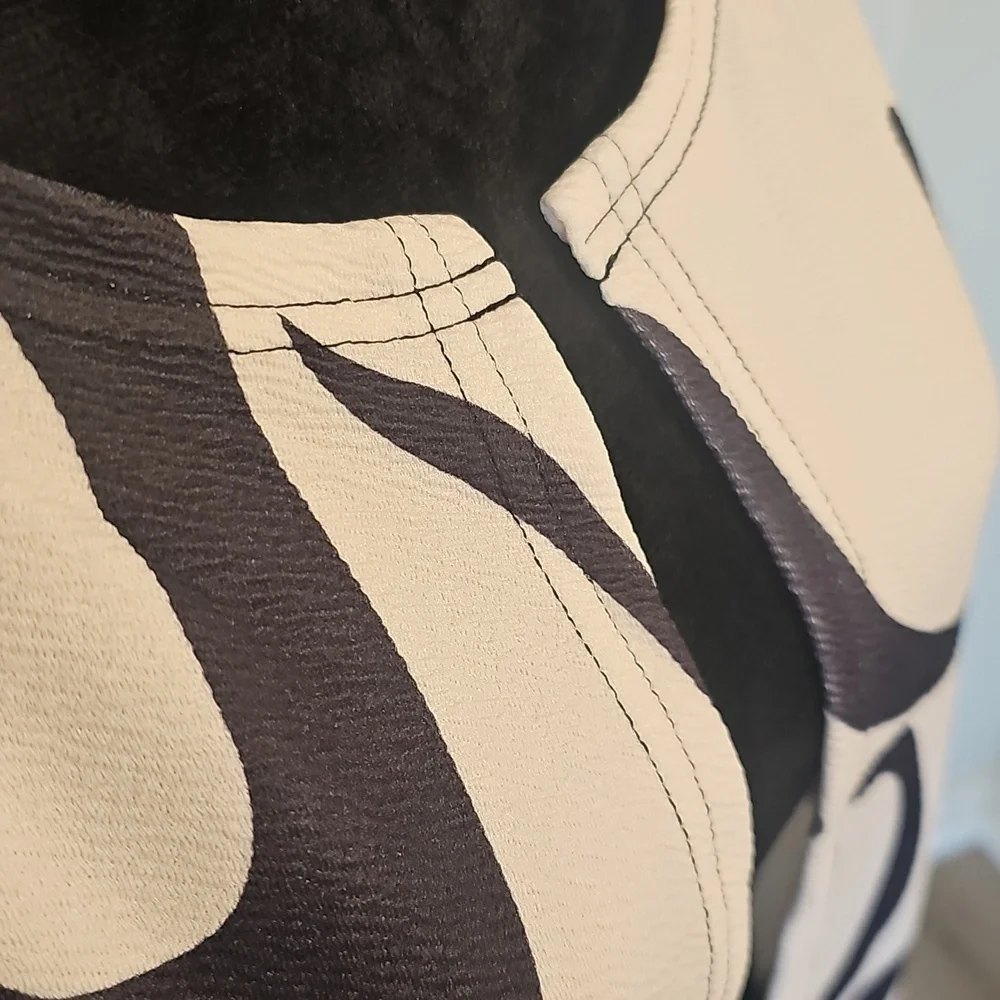 NWOT Women's Geometric Open Front Bold Lightweight Unique Long Cardigan XL - Picture 5 of 14